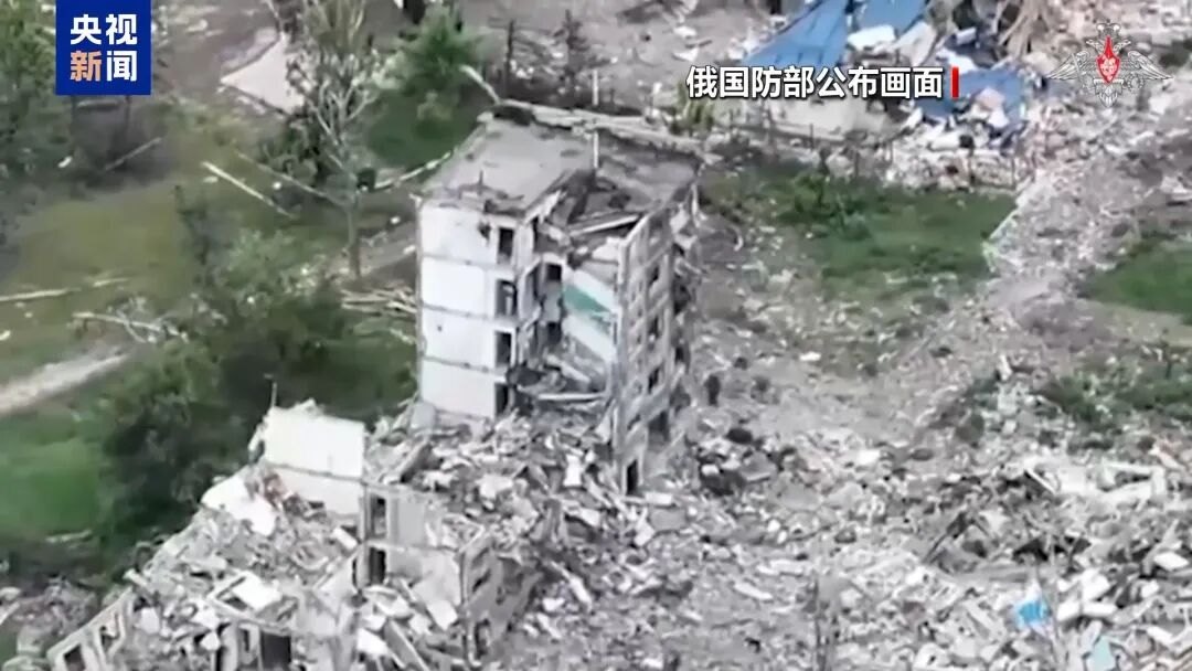 莫斯科、基辅同日遭袭!俄罗斯宣布:取得3项重要战果;乌方:1天击落俄军2052架无人机!特朗普:已与普京和泽连斯基通话,希望推动停火